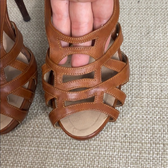 Fendi strapy platform heels - Picture 2 of 7